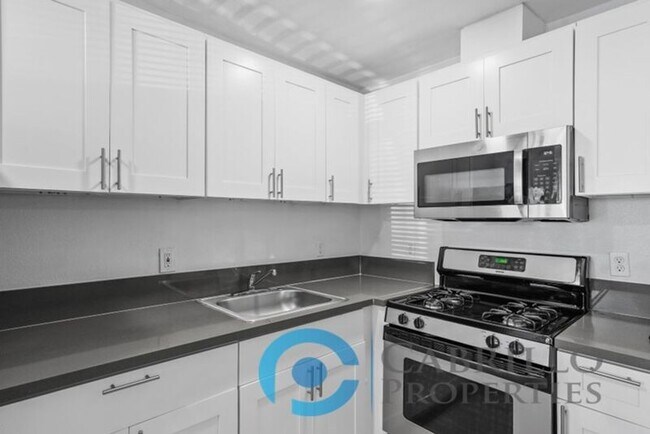 1307 Division St Oceanside, CA 92054 photo 3