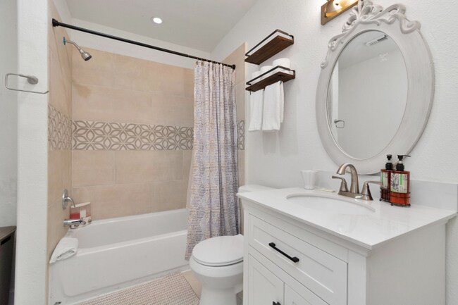 2817 Southmore Boulevard, Houston, TX 77004 photo 3