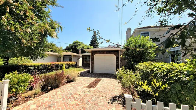 604 9th Avenue, Menlo Park, CA 94025 photo 2