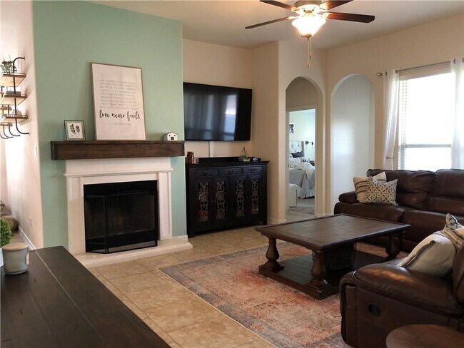 1028 Arvada Dr Leander, TX 78641 photo 4