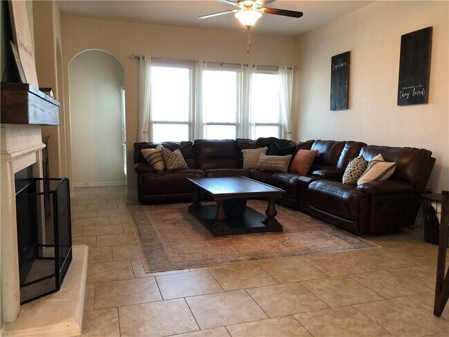 1028 Arvada Dr Leander, TX 78641 photo 5