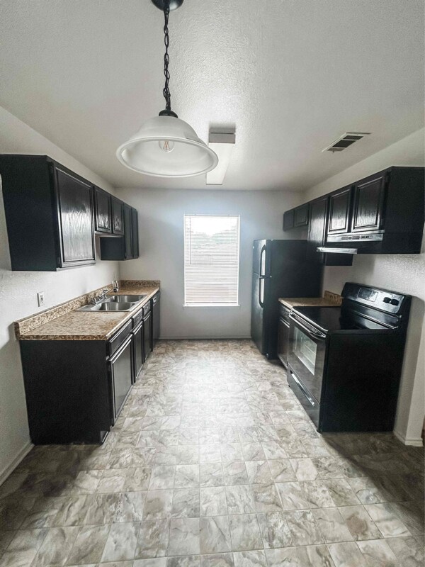 1604 Windward Dr Killeen, TX 76543 photo 4