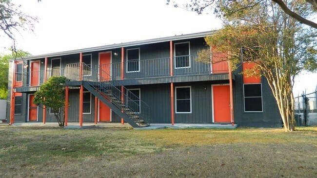 515 Humble Ave San Antonio, TX 78225 photo 3
