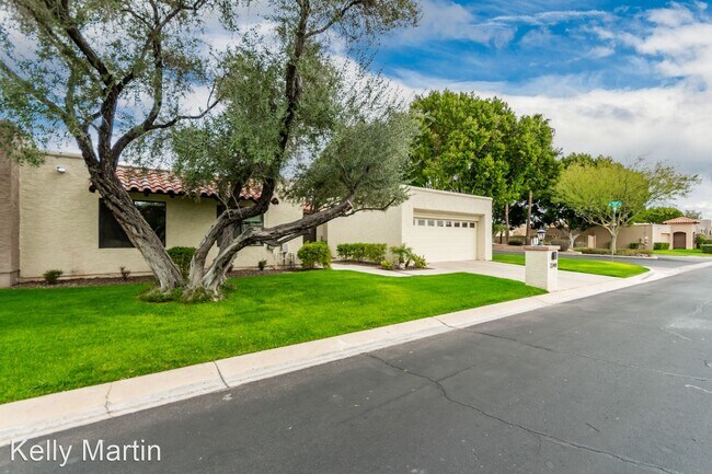 7244 E Solano Dr Scottsdale, AZ 85250 photo 2
