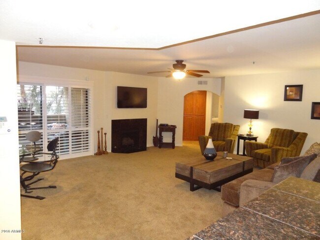 5104 N 32nd St Phoenix, AZ 85018 photo 3