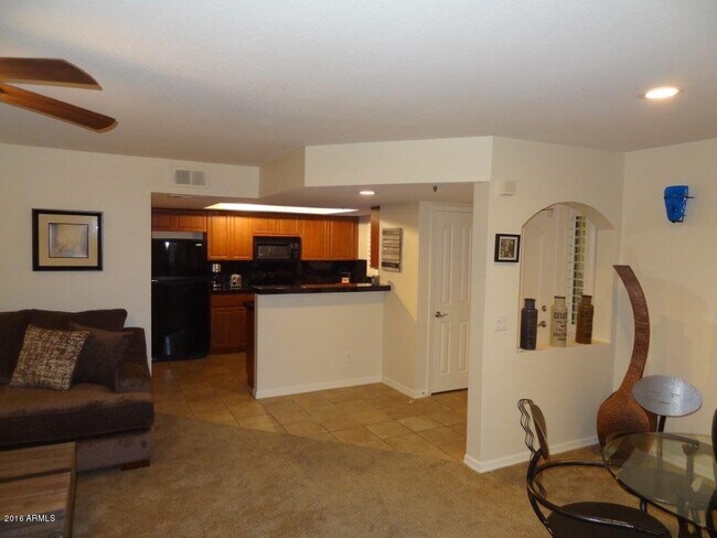 5104 N 32nd St Phoenix, AZ 85018 photo 4