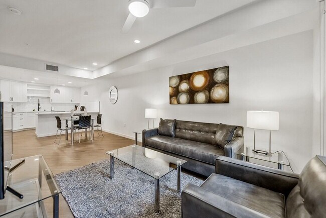 8875 Costa Verde Blvd San Diego, CA 92122 photo 3