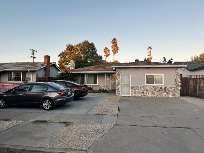 914 McCreery Ave San Jose, CA 95116
