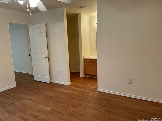 11249 Terra Loop Rd San Antonio, TX 78233 photo 5