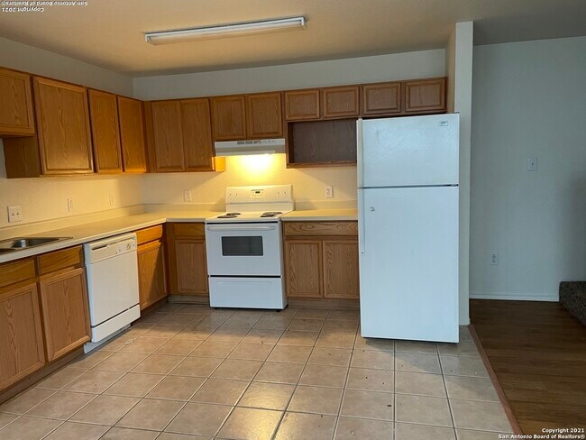 11249 Terra Loop Rd San Antonio, TX 78233 photo 3