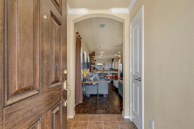 9109 Holliday Lane, Aubrey, TX 76227 photo 2