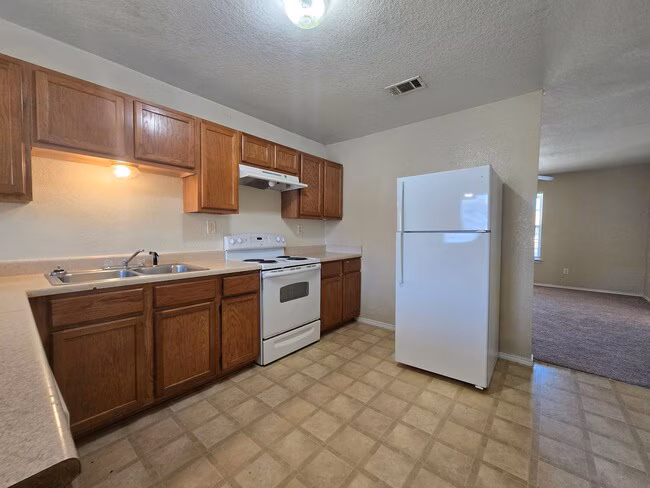 2808 Leroy Cir Killeen, TX 76542 photo 4