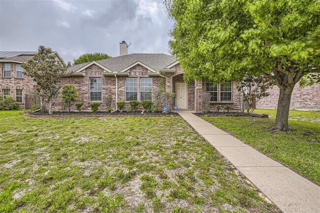 103 Hollow Tree Drive, Red Oak, TX 75154 photo 2