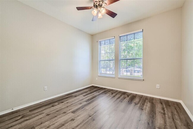 103 Hollow Tree Drive, Red Oak, TX 75154 photo 4
