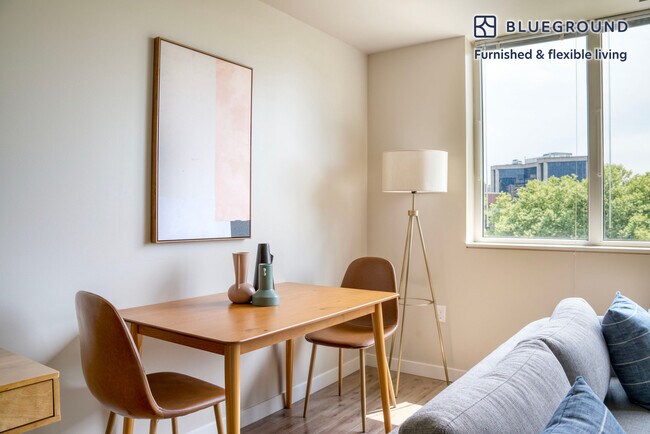 101 Taylor Ave N Seattle, WA 98109 photo 5