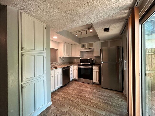 14122 Churchill Estates Blvd San Antonio, TX 78248 photo 3