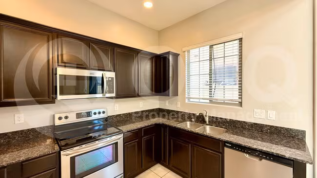1367 S Country Club Dr Mesa, AZ 85210 photo 5