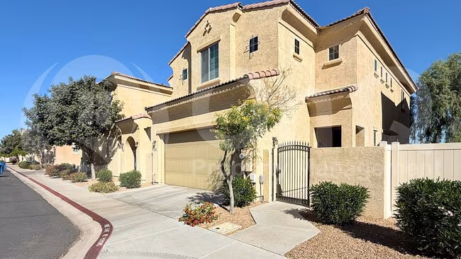 1367 S Country Club Dr Mesa, AZ 85210 photo 2