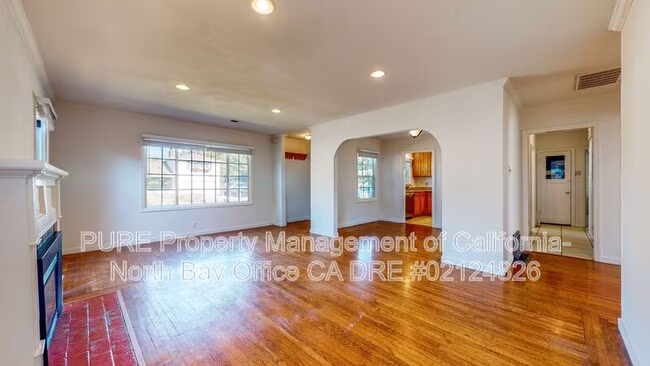 1536 Parker Dr Santa Rosa, CA 95405 photo 3