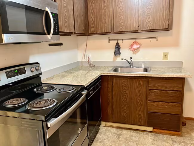 2342 Hilgard Ave Berkeley, CA 94709 photo 3