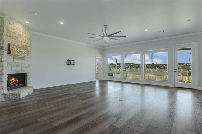 21003 Twisting Trail Lago Vista, TX 78645 photo 4