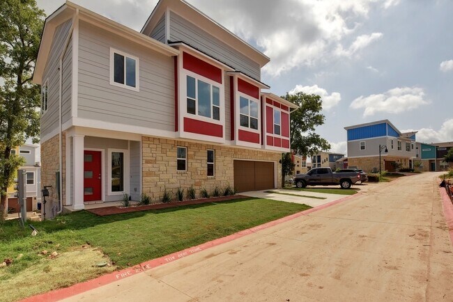 2004 Warely Ln Austin, TX 78741 photo 2