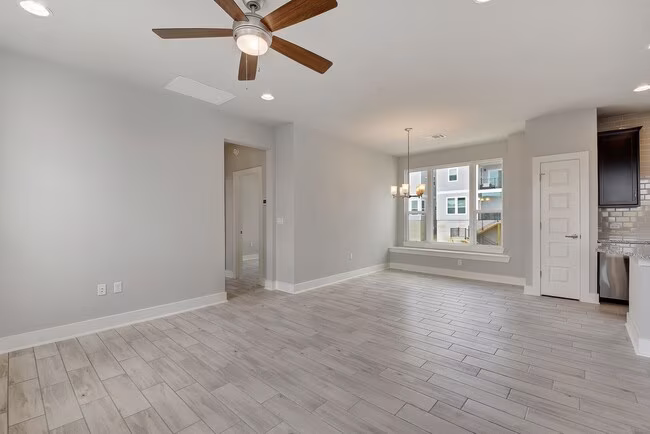 2004 Warely Ln Austin, TX 78741 photo 3