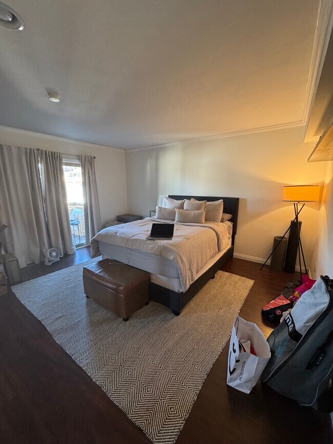 4012 Valeta St San Diego, CA 92110 photo 3