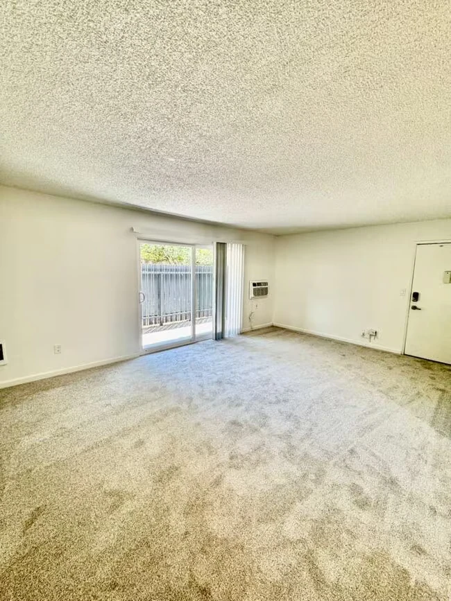 481 Ignacio Blvd Novato, CA 94949 photo 3