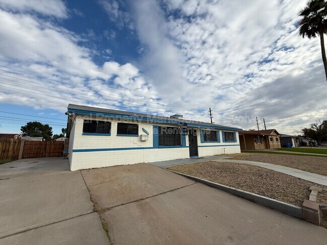 2332 W Diana Ave Phoenix, AZ 85021 photo 2