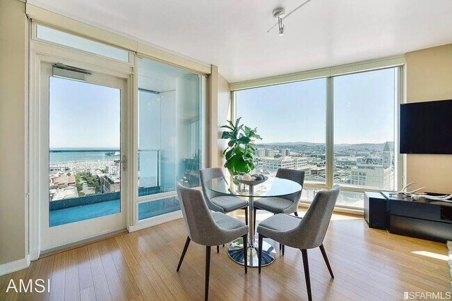 One Rincon Hill photo 4