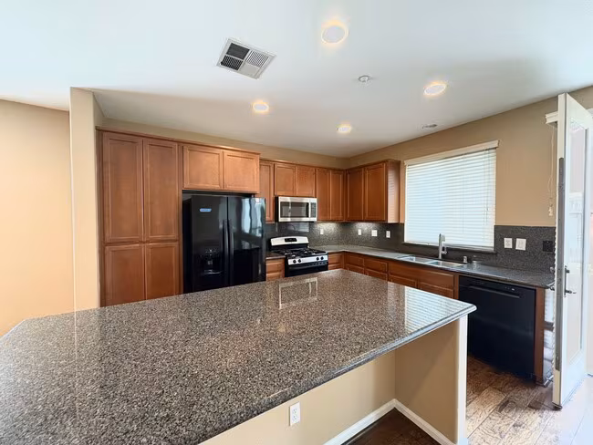 Beautiful 2 story in Garin Ranch photo 5