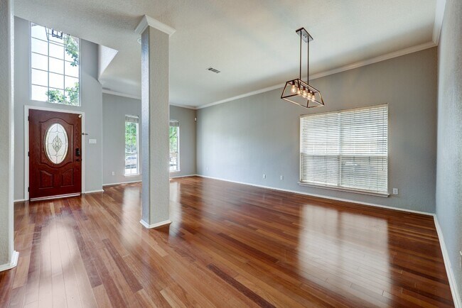 10923 Sierra Oaks Austin, TX 78759 photo 4