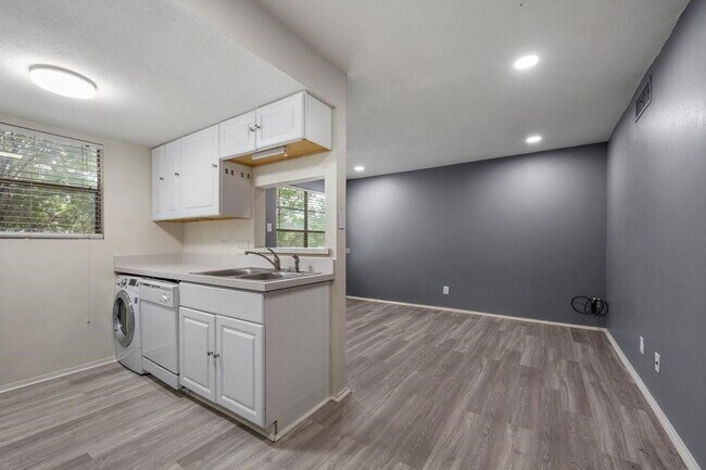710 E Dean Keeton St Austin, TX 78705 photo 3