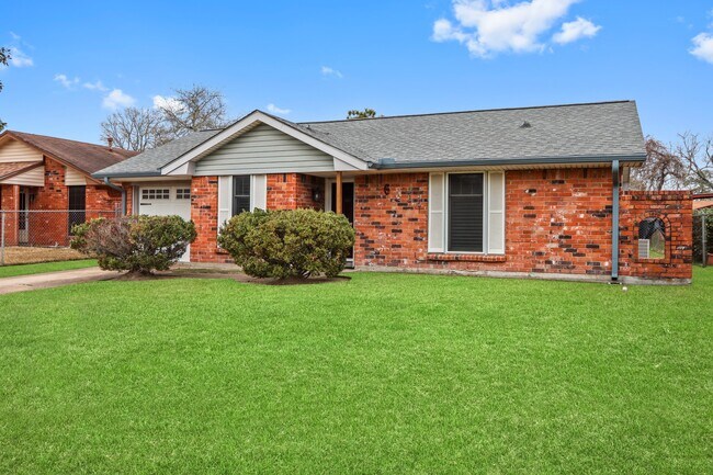 6311 Bluestone Drive, Houston, TX 77016 photo 4