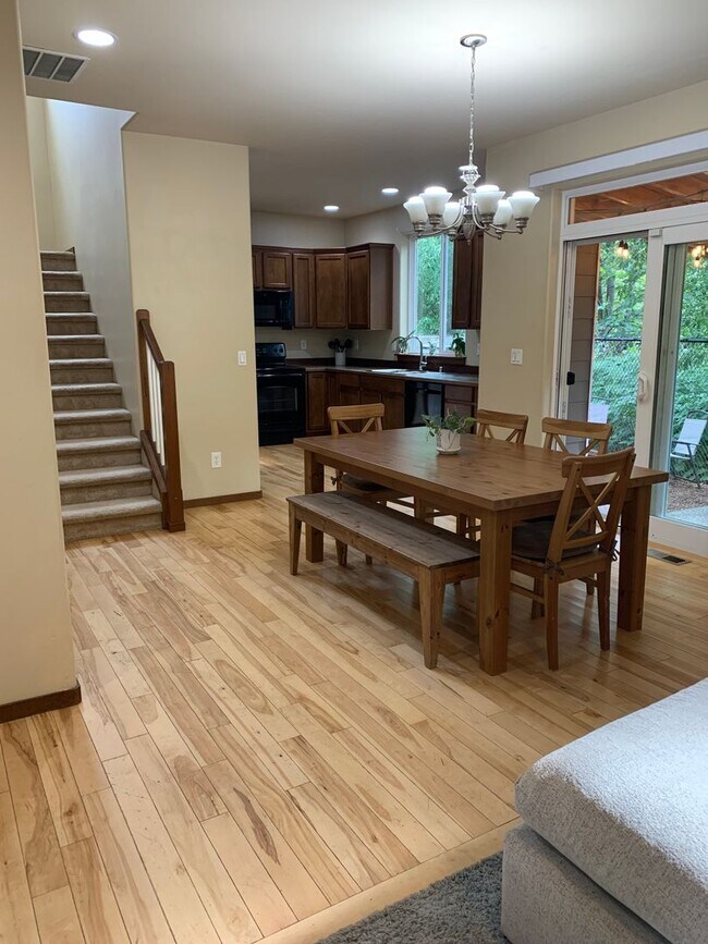 House for RENT: Lynnwood/Brier 3 br - 2.5 bath Dogs OK photo 4