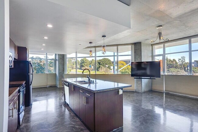 1080 Park Blvd San Diego, CA 92101 photo 4