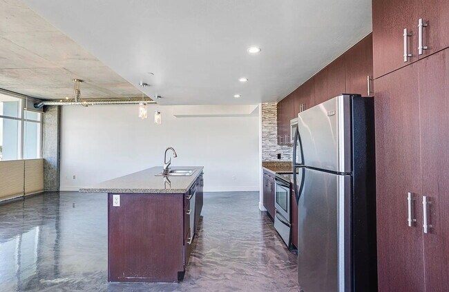 1080 Park Blvd San Diego, CA 92101 photo 2