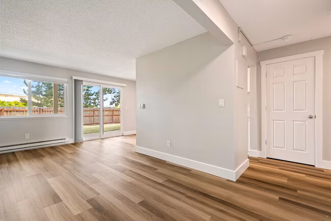 LOW RENTS photo 4