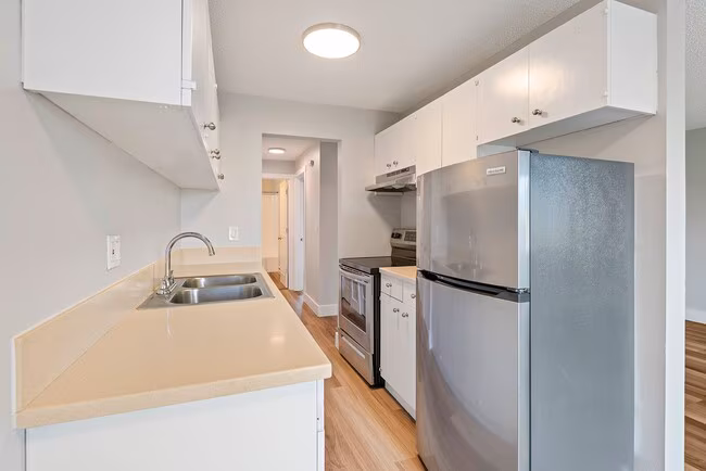 LOW RENTS photo 3