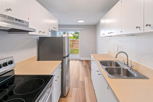 LOW RENTS photo 2