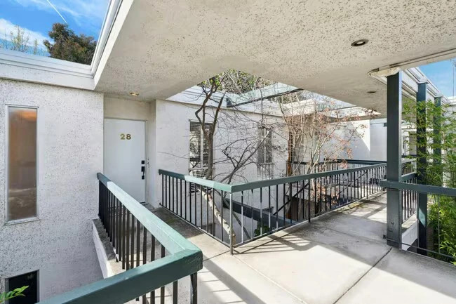1411 Creekside Dr Walnut Creek, CA 94596 photo 2
