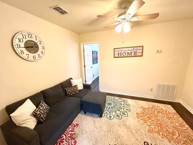 319 S Olive St San Antonio, TX 78203 photo 5
