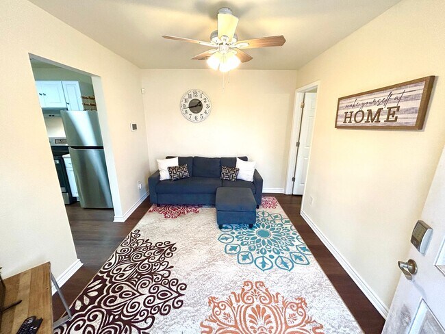 319 S Olive St San Antonio, TX 78203 photo 3