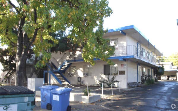 1099 Roewill Drive, San Jose, CA 95117 photo 2