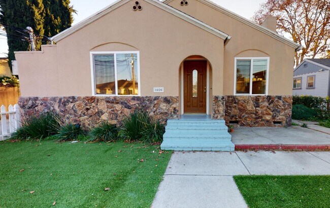 1020 Cleveland Street, Redwood City, CA 94061 photo 2