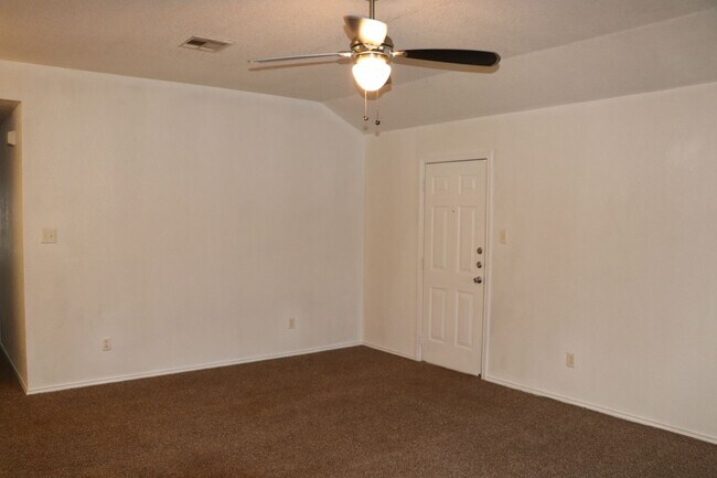 2800 Edgefield St Killeen, TX 76549 photo 3