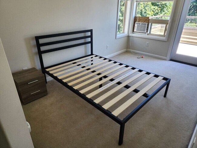 Queen Anne Townhome photo 3