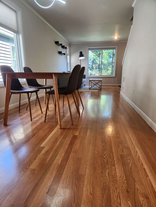 Queen Anne Townhome photo 2