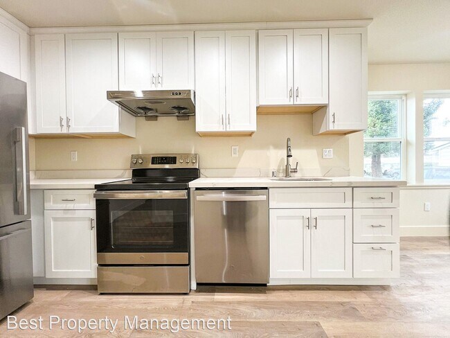 741 Fargo Ave photo 5